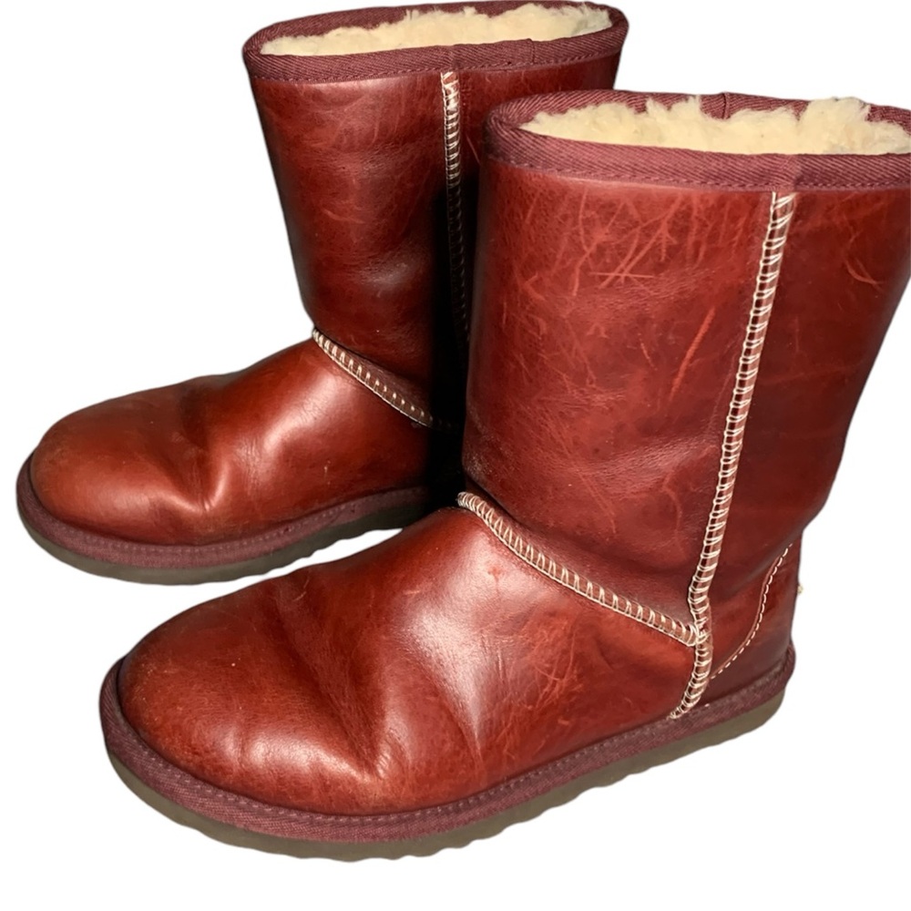 Ugg Classic Short Leather boots - Picture 2 of 11